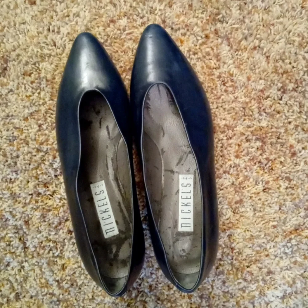 Classic Navy Blue Nickels Vintage Pumps - Picture 2 of 3
